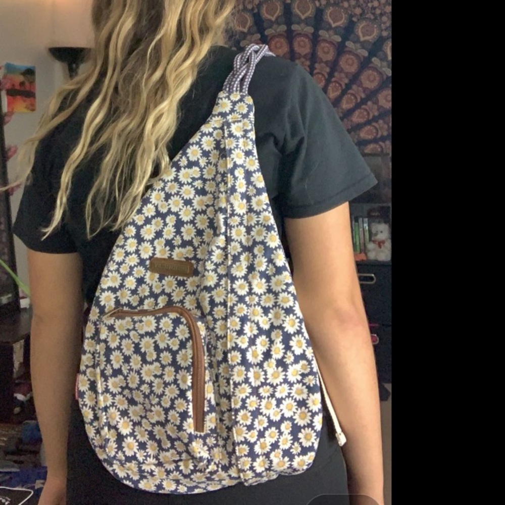 Daisy print one strap backpack